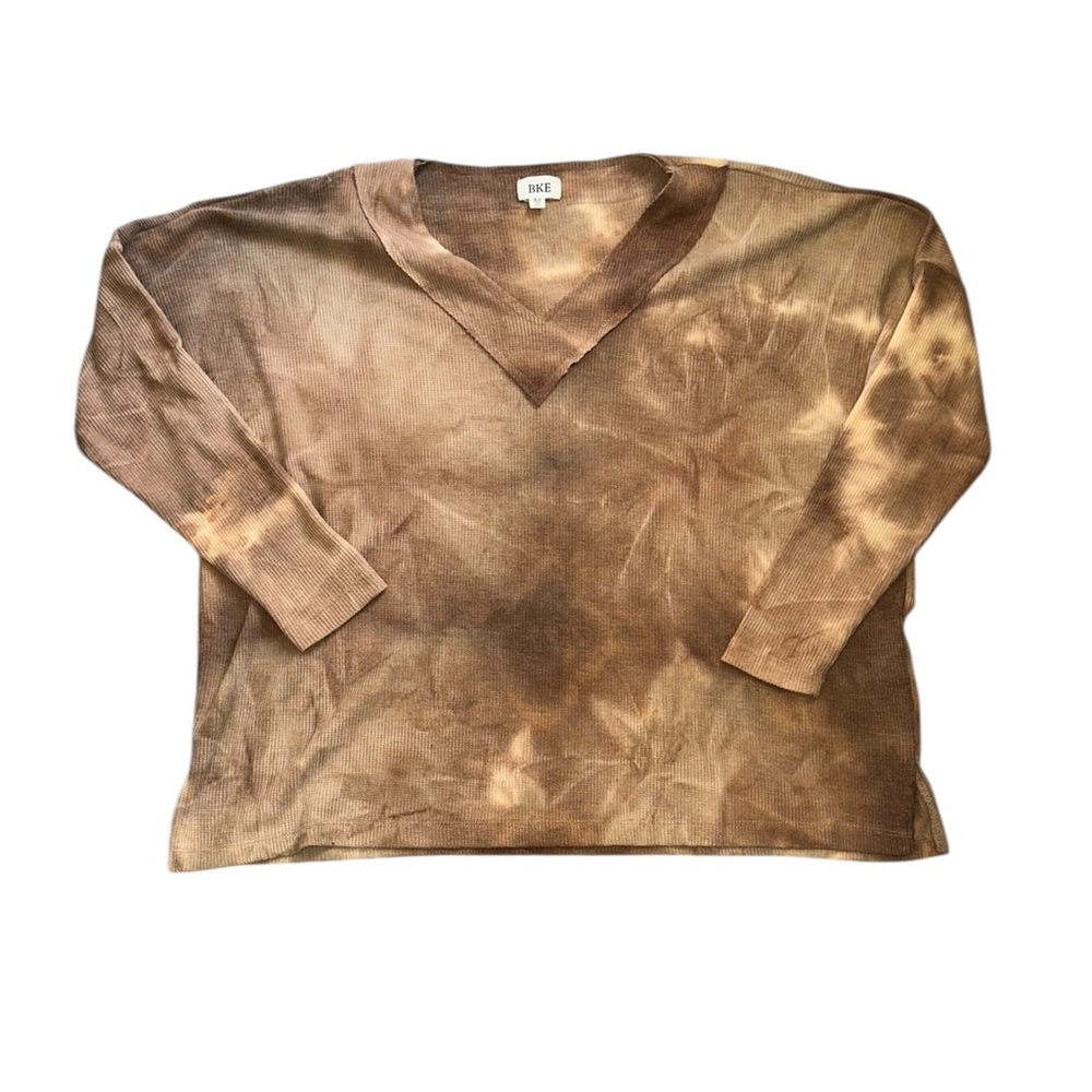 Like New Buckle V-Neck Top
